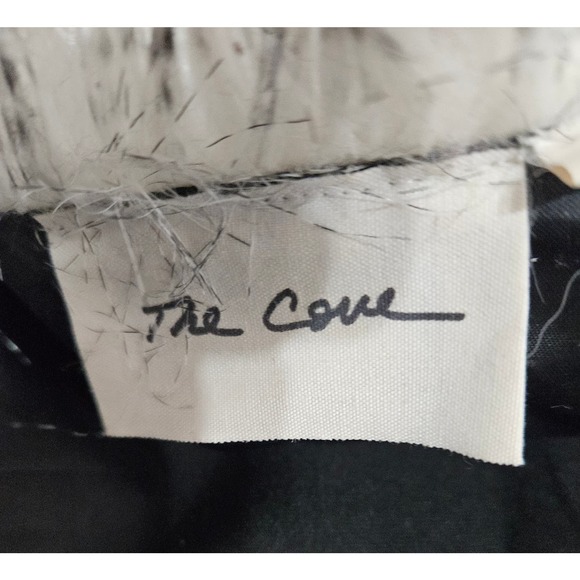 The cove boutique women's size small faux fur vest - Picture 3 of 3